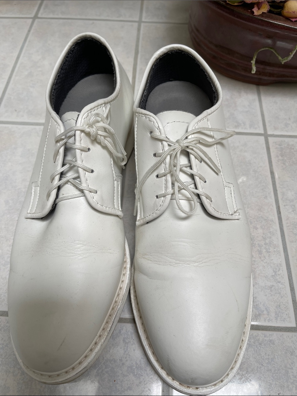 Women's White Lace-Up Derby Shoes - Classic Oxford Style
